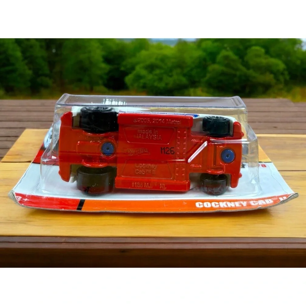 2017 HOT WHEELS 60's SERIES  COCKNEY CAB II  IN RED, WHITE, BLUE #2/8 Diecast